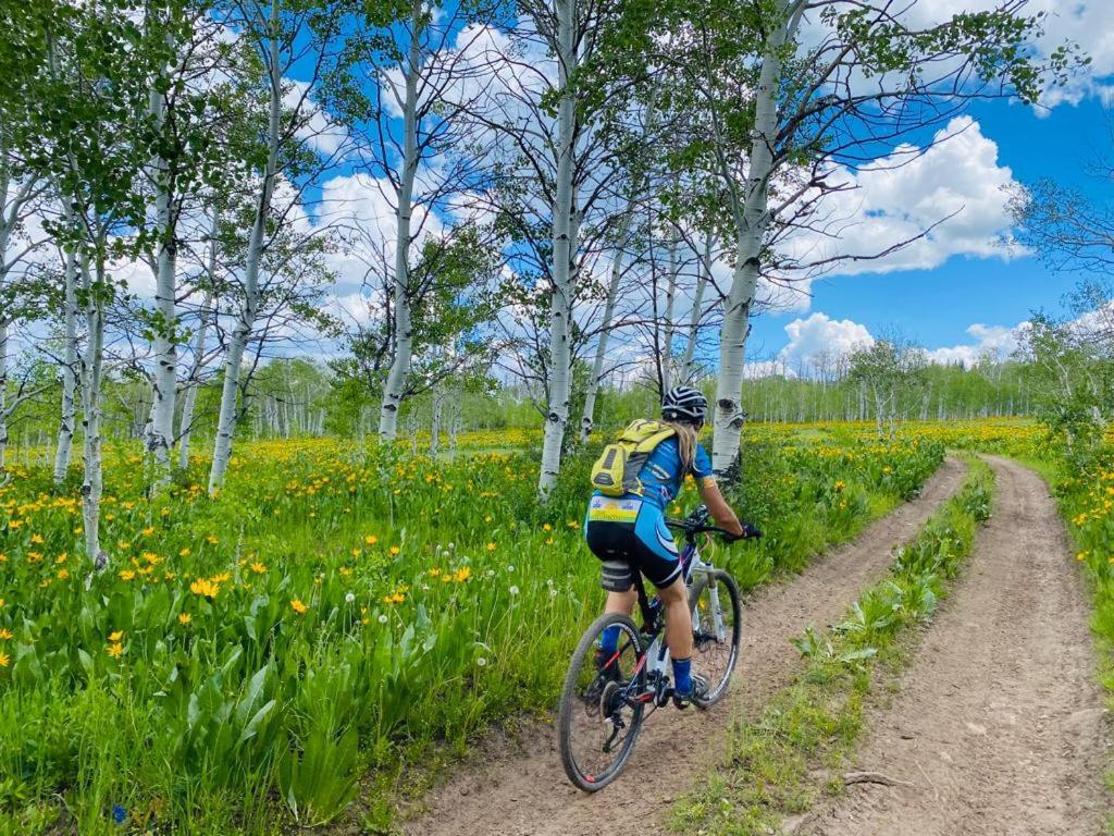 Aubin Sky Lodging At The Yl Ranch Savery Екстер'єр фото