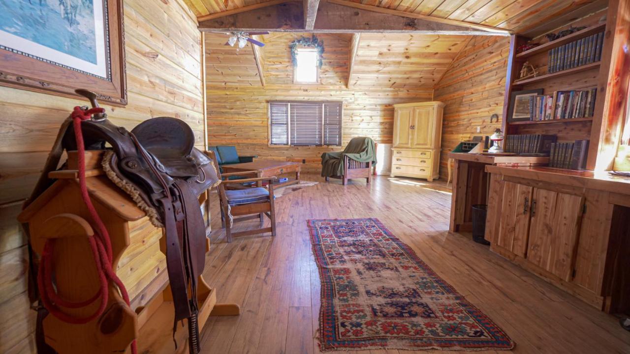 Aubin Sky Lodging At The Yl Ranch Savery Екстер'єр фото